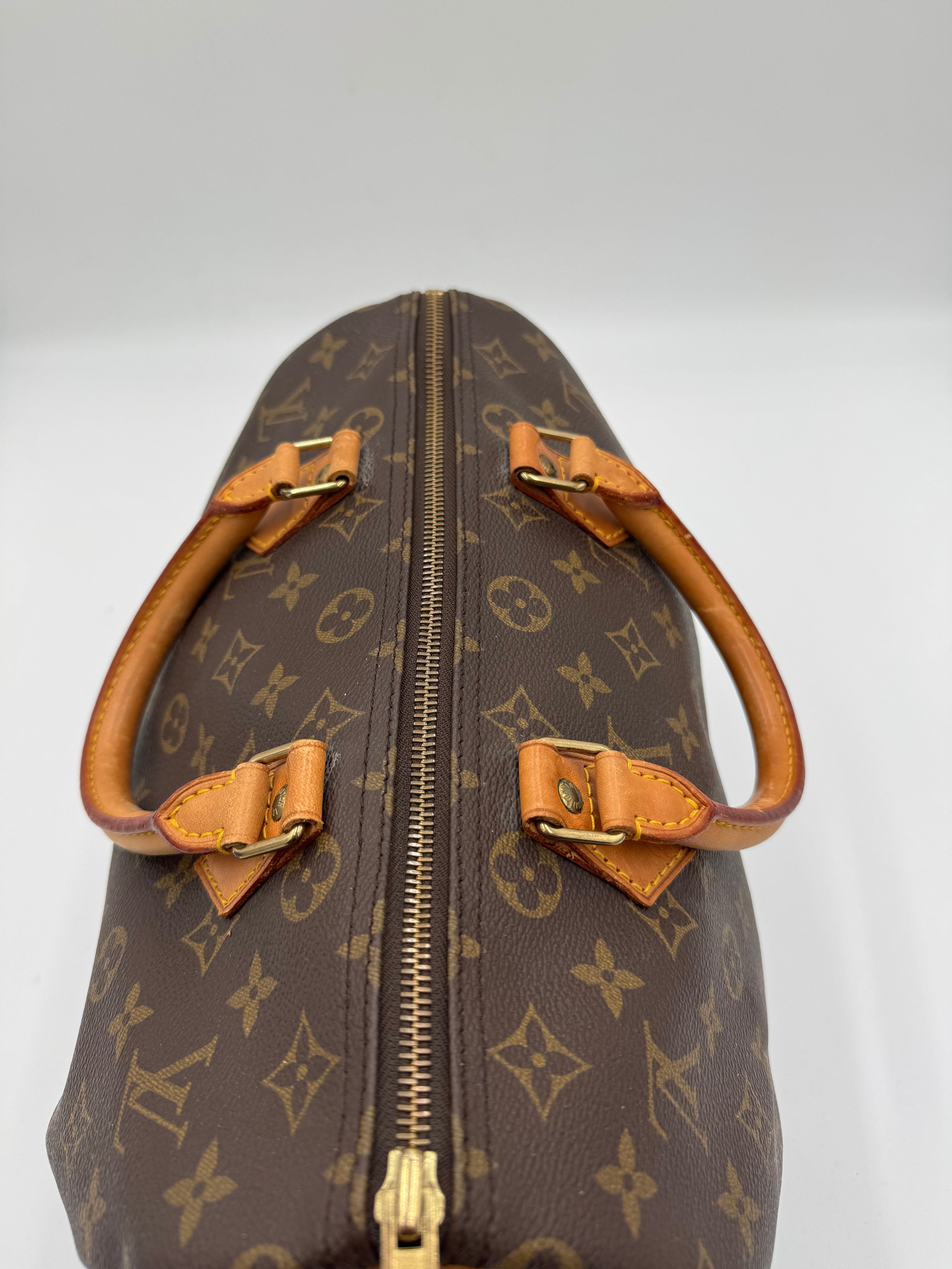 Louis Vuitton Speedy 30