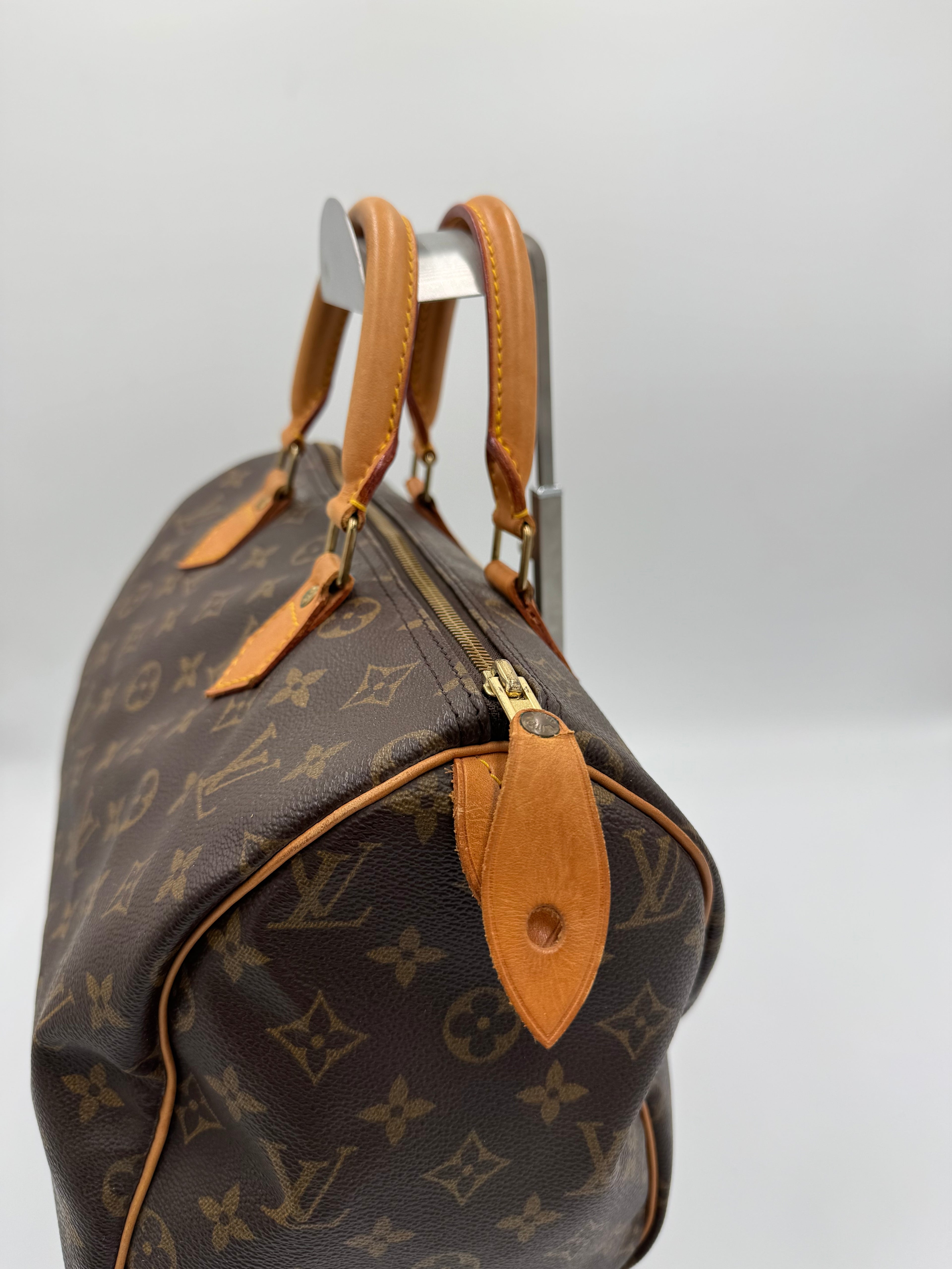 Louis Vuitton Speedy 30